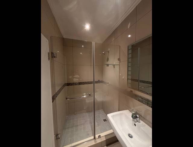 2 BEDROOM APARTMENT FOR SALE IN UMHLANGA RIDGE
